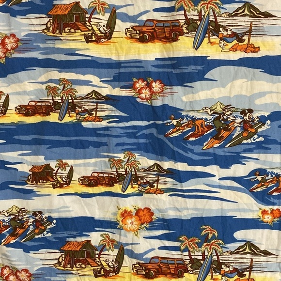 Walt Disney World | Mickey Big Mickahuna Beach & Surf Co | Hawaiian | La… - Picture 7 of 9